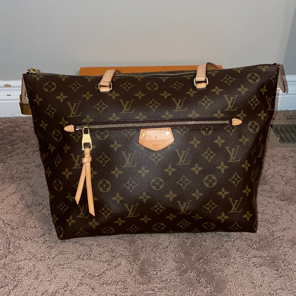 Authentic Louis Vuitton Tote